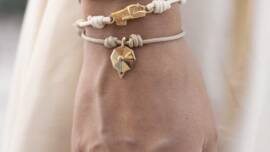 Foto Lifestyle modella bracciali